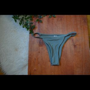 Bikini bottom high leg